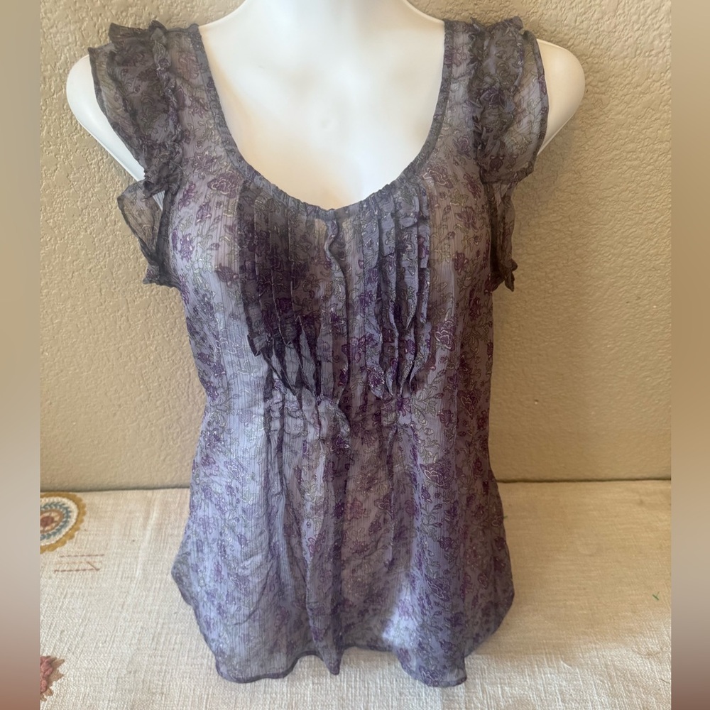 ❤️ 4 for $15 EUC Converse Sheer Floral Gray & Lavender Flutter Sleeve Blouse